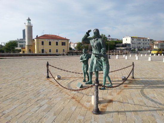 Piazza Spose dei Marinai